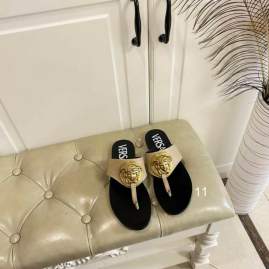 Picture of Versace Slippers _SKUVersacesz35-43Y010233
